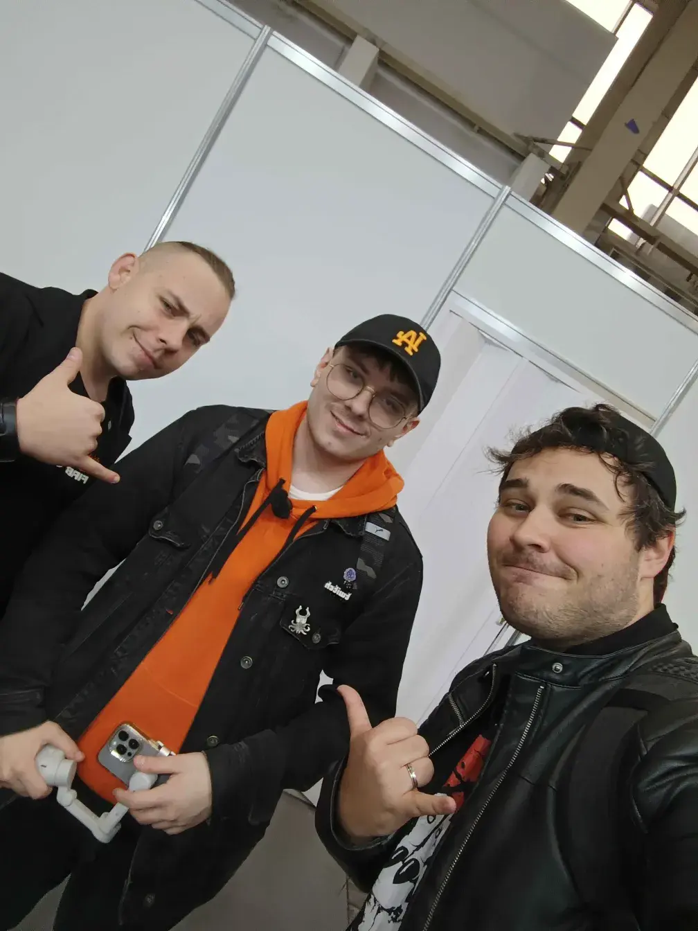 AntyKuc - Jak myślicie - ile razem mają renty? 
#kiszak #snakeiter