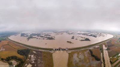 pytanie1 - > zbiornik- Racibórz Dolny

(to nie jest foto z tego roku)