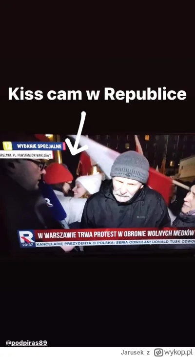 Jarusek - Kiss Cam w Republice

Dwie kobiety całują się na żywo w prawackiej telewizj...