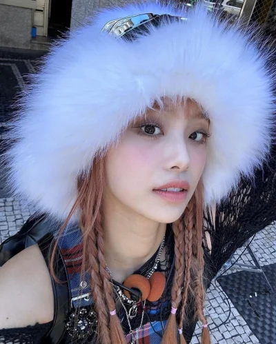 XKHYCCB2dX - #koreanka #chuu