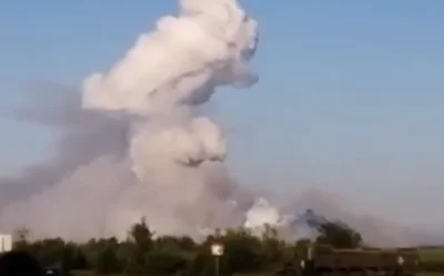 robertkk - Pieskowa chmura obserwuje wybuchający od kilku godzin ruski skład amunicji...