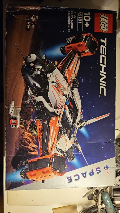 lewymaro - Prezent od różowej na Walentynki, pudło lekko stargane ale nieotwierane ʕ•...