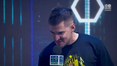 Rad-X - Izaak przeprowadza wywiad z graczem mającym dostęp do patcha 2.0
#cyberpunk2...