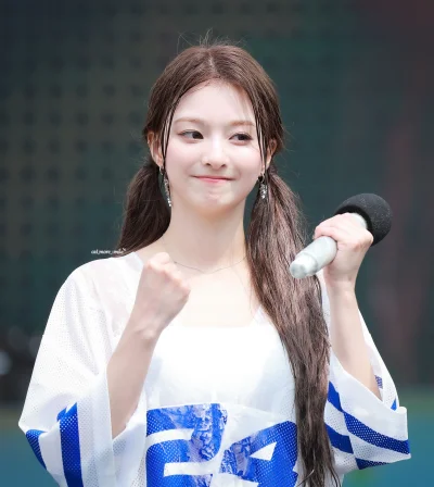 XKHYCCB2dX - #koreanka #nagyung #fromis9