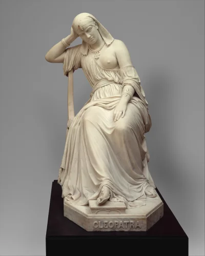 Loskamilos1 - Rzeźba z marmuru przedstawiająca Kleopatrę, królową Egiptu panującą w I...