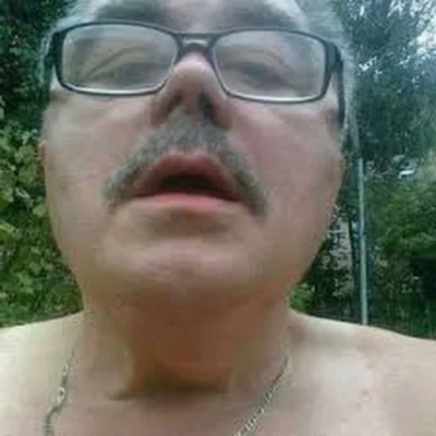 BlackenedBlue - @Jashon_Statham Hej ja jestem Marian 56, lubię takich j-----w jak ty