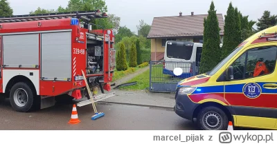 marcel_pijak - W #krakow nie trzeba chodzić na przystanki. Autobusy MPK podjeżdżają p...