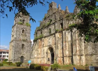 Loskamilos1 - Paoay Church to kościół katolicki wybudowany na terenie Filipin. Obiekt...