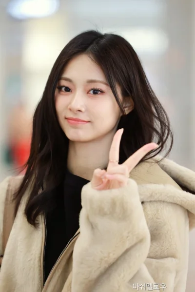 XKHYCCB2dX - #koreanka #tzuyu #twice #tajwanka