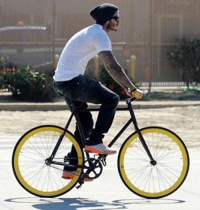 Tymajster - @Soothsayer: Wszystko git, tylko zły rower. To powinno być takie fikuśne ...