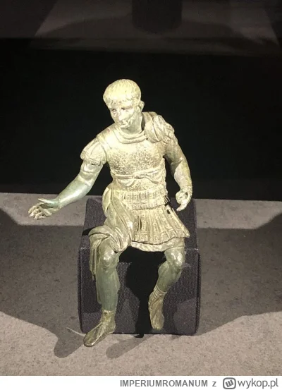 IMPERIUMROMANUM - Mała statuetka ukazująca Nerona w zbroi

Mała statuetka z brązu uka...