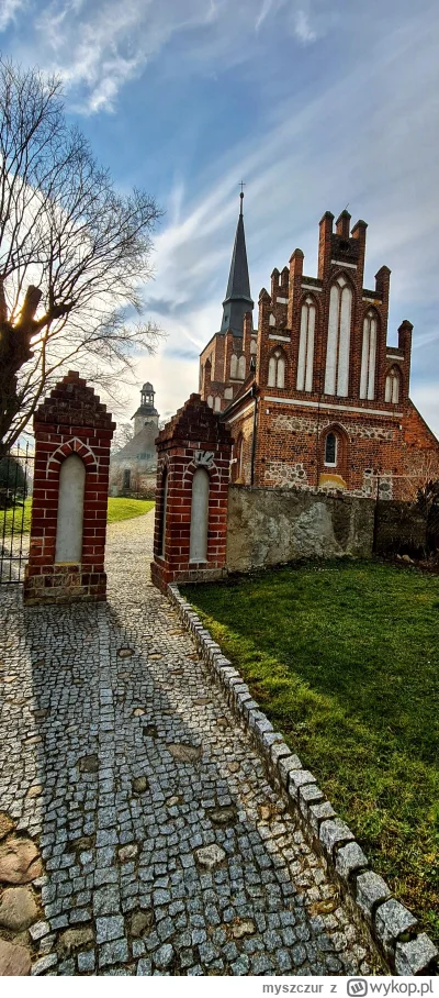 myszczur - Dwa kościoły w Radoszynie #lubuskie jeden w ruinie.
#fotografia