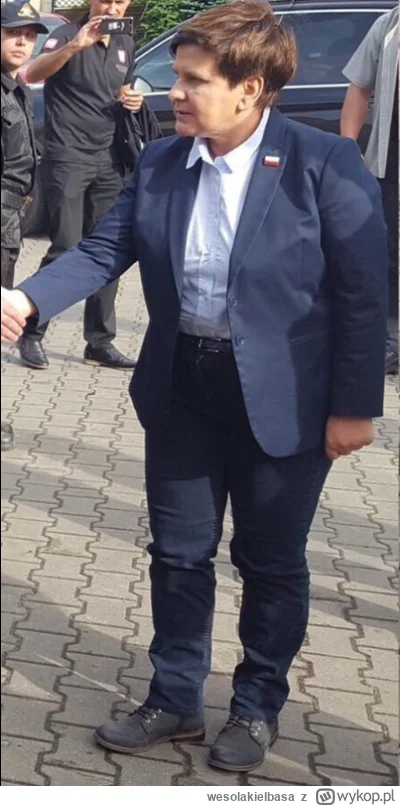 wesolakielbasa - @jakub-dolega:  >Krosnoludzkie kobiety. A mówili, że nie istnieją

(...