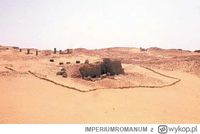 IMPERIUMROMANUM - Północna brama obozu rzymskiego w Bu Njem w Libii

Pozostałości pół...