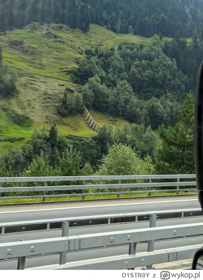 D1STR0Y - Do czego może służyć ten mur? Zdjęcie ze Szwajcarii.
#ciekawostki #budownic...
