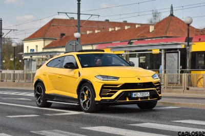 JanDzbanPL - Czemu warszawka się bawi, jeżdżą drogimi samochodami i bawią się w kluba...