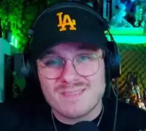 AntyKuc - #snakeiter to chłopak o bardzo niskim ilorazie inteligencji. Ja na przykład...