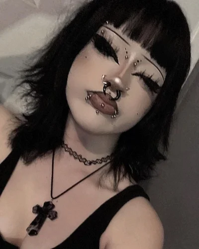 notakjakbytotalnie_ - #przegryw taka skromna chrześcijanka by starczyła exhh