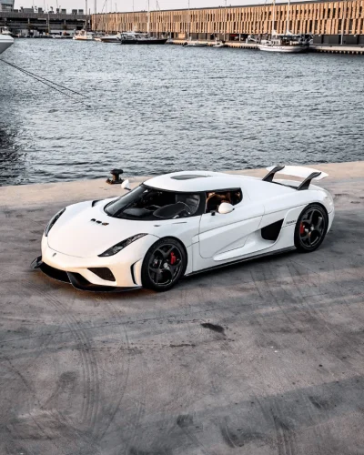 iluvmypickle - Czym jest los programistów na świecie gdy pod domem stoi Koenigsegg Re...