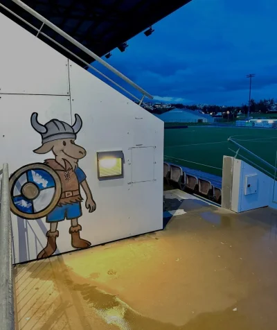 latarnikpolityczny - #mecz 

Mam nadzieje ze chlop nie zostanie pojmany jak ostatnio ...