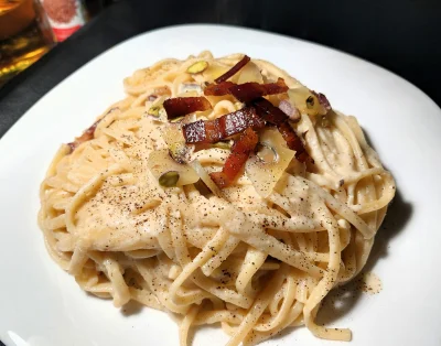 arinkao - Spaghetti carbonara. Niebawem zamienię się w makaron. Fotorelacja w komenta...