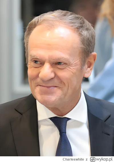 Charleswhite - Piękny dostał Tusk prezent w postaci Batyra. Aż skłonny jestem uwierzy...