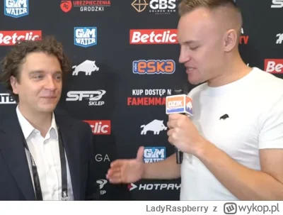 LadyRaspberry - Niezła musi być tam armosferka. Jurczyga w te dwa miesiące postarzał ...