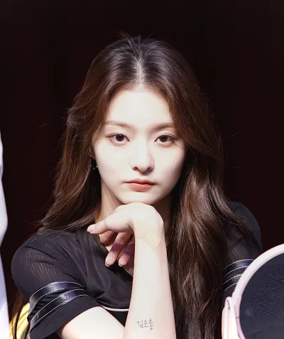 XKHYCCB2dX - #koreanka #nagyung #fromis9