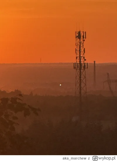 aka_marchew - Elo, Melduję się z Marsa 
#kosmos #mars