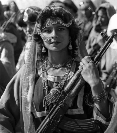 SatanWasa_Babyboomer - Afgańska komunistyczna rewolucjonistka podczas rewolucji Sauró...