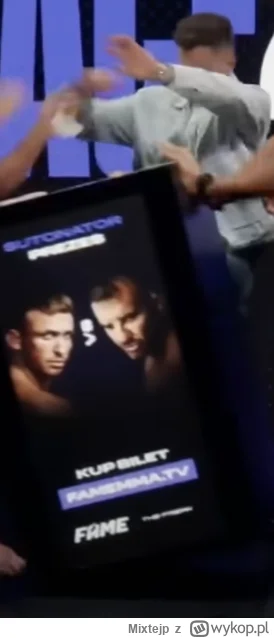 Mixtejp - >no i zepsuliście stolik
nie no teraz to przesadziłeś

Boże ten mścichuj to...