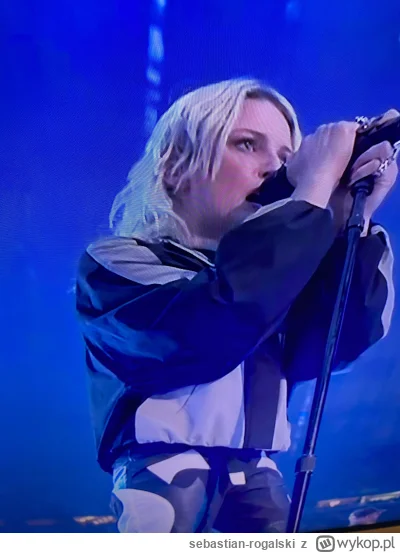 sebastian-rogalski - Kto temu beztalenciu dal prawo wykonywac utwory Ś.P.  Chestera? ...