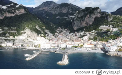 cubon89 - Dodaje jeszcze fotkę z Drona, miasteczko Amalfi.
