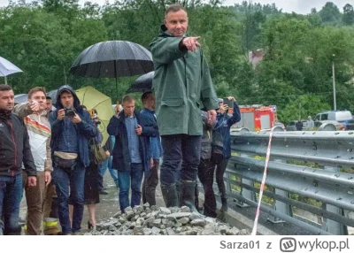 Sarza01 - @mam_spanko 

Na szczęście jest prezydent który sam pokazuje gdzie worki kł...