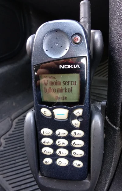 bialy100k - @PsiPatrolek: P.S. A komórka ta: Nokia 5110 - mam do dziś i działa.