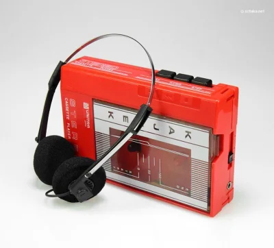 dos_badass - nie że się licytuję, ale ja naprawdę tego używałem.
SPOILER
mp3 też miał...