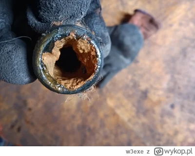 w3exe - @KollA 
Musiała być bardzo czysta woda

Tutaj rura z hydroforu który był z 19...