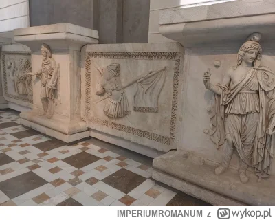 IMPERIUMROMANUM - Reliefy z Hadrianeum

Reliefy z Hadrianeum, które ukazują trofea i ...
