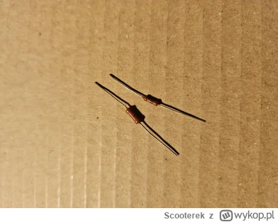 Scooterek - A! Jeszcze nawet małe bezpieczniki były w paczce... ( ͡° ᴥ ͡°)