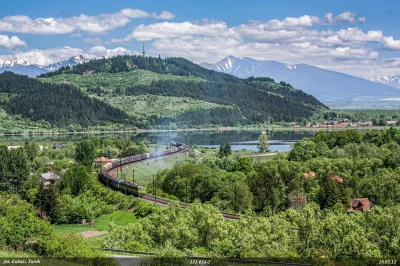 sylwke3100 - Bardzo ładny widoczek kolejowy na Słowacji (｡◕‿‿◕｡)

Źródło https://www....