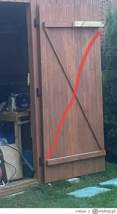 ch0pin - @tomaszek00 ta skośna listwę daj na drugim skosie. Nie powinny wtedy opadać.