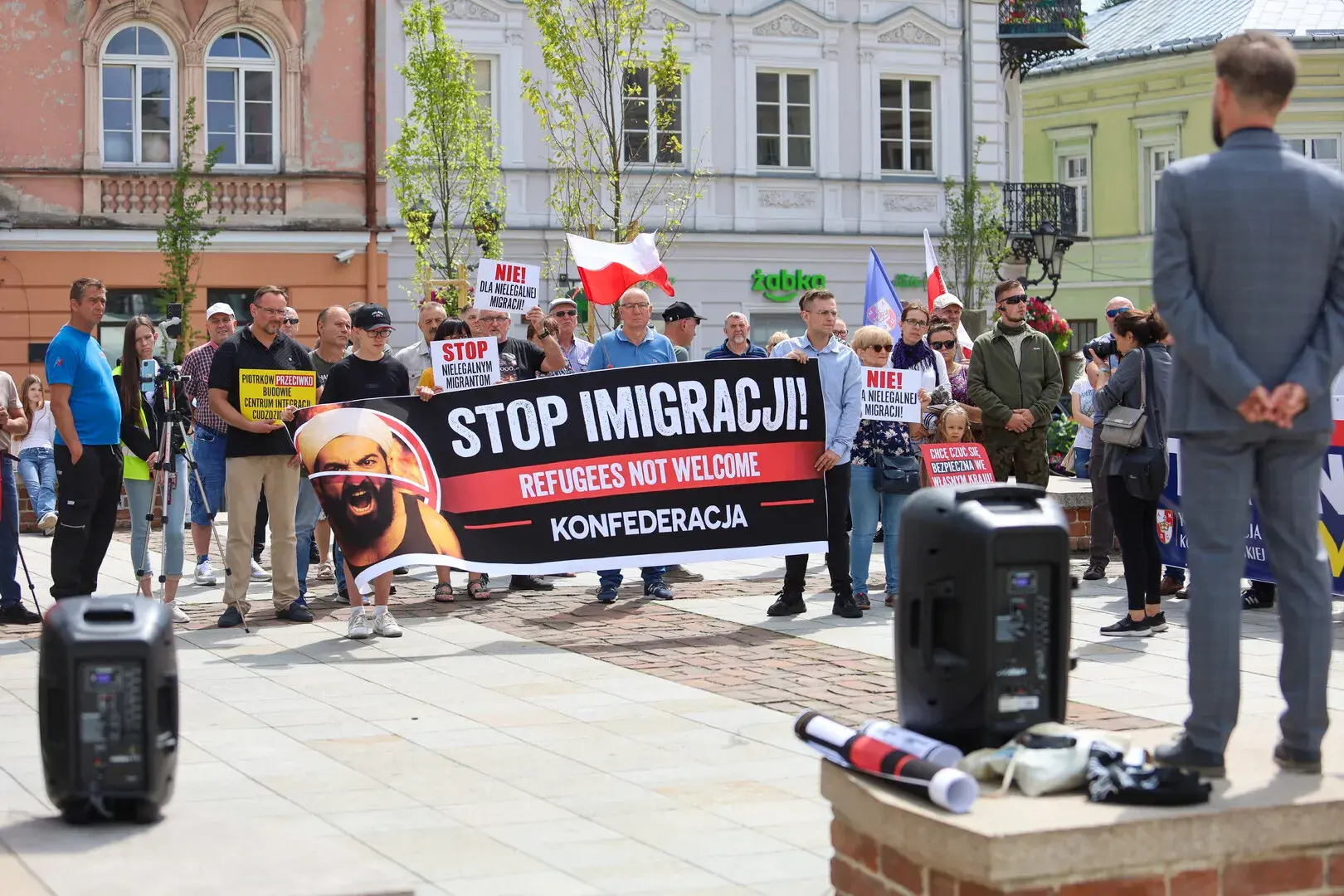 memory - patrząc na republikę to spodziewałem się większej manifestacji w Piotrkowie ...