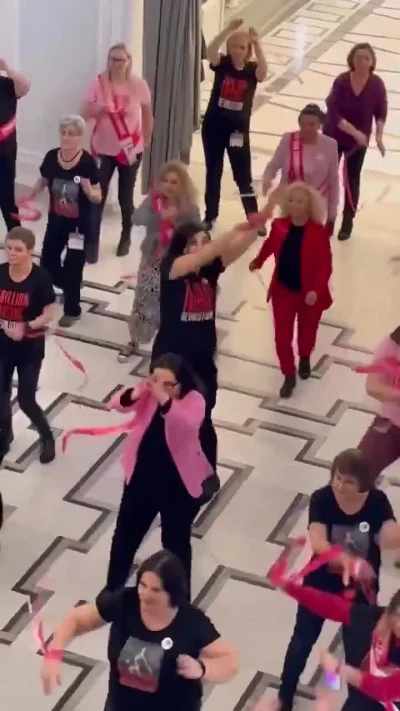 maraszarazgoudusisz - @Kopytnik1: aż kuśka wstaje na widok