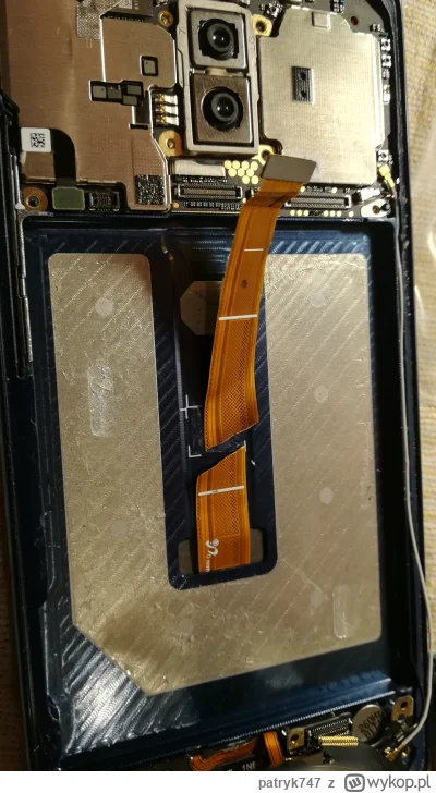 patryk747 - Mireczki, chciałem wymienić baterie w swoim telefonie, i przeciąłem niech...