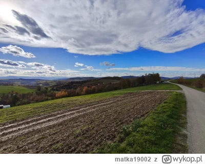 matka19002 - 343 328 + 141 = 343 469



#rowerowyrownik

Skrypt | Statystyki