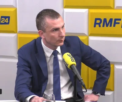 mickpl - Kukucki w RMF pytany dlaczego popiera teraz 0% pedzioł, że 

9 MILIONÓW POLA...