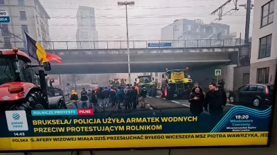 chuopiszcze - Hahaha piękny pocisk (od 00:30) prezentera Polsatu w kierunku TVN. On t...