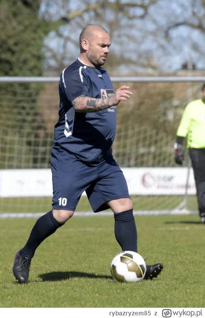 rybazryzem85 - @alverini 
Chłop aż rwie się do gry.