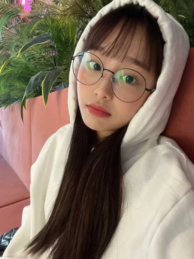 XKHYCCB2dX - #koreanka #chuu #loona