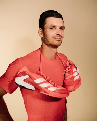 Lieutenant_Kim - Cześć przystojnaku, pozwól że razem z Terczminatorem oprowadzę cię p...